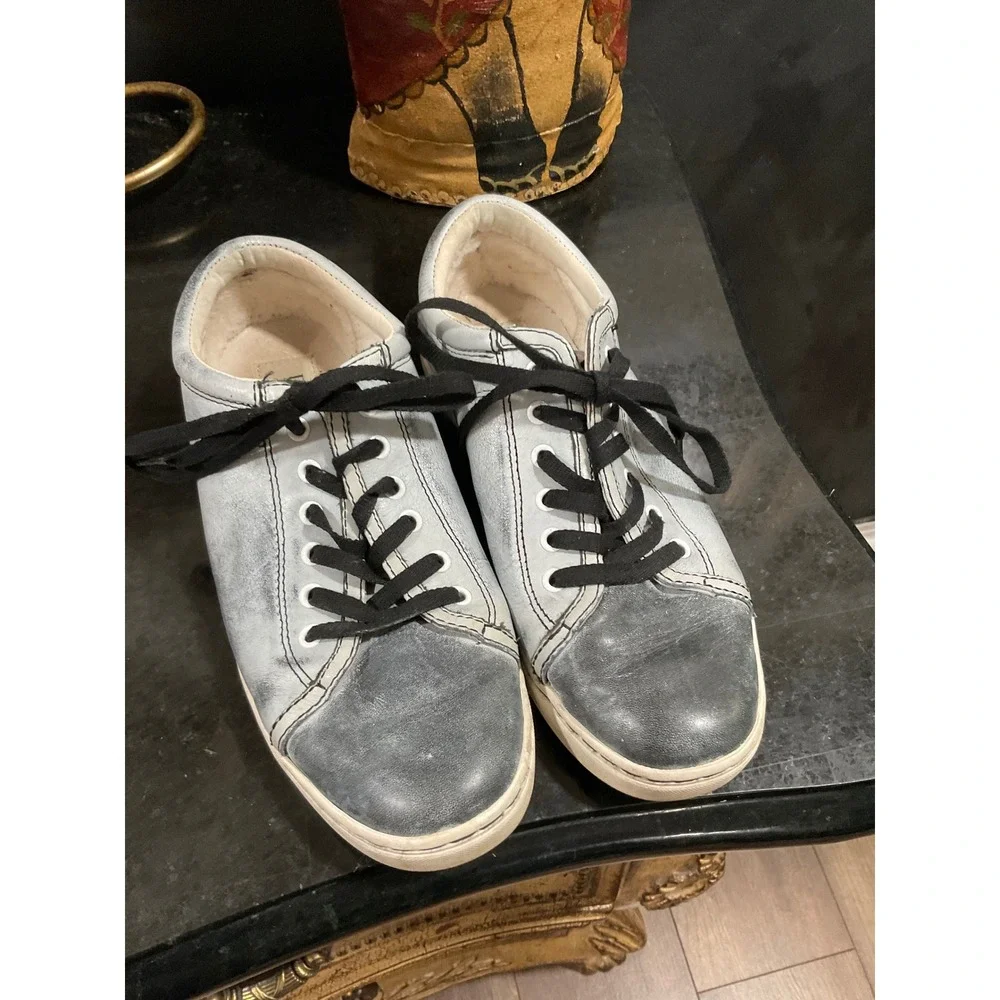 UGG Australia Womens Leather Low Top Sneakers Distressed Blue Grey Size 8
